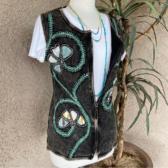 BOHO Zip Up Vest with Embroidered Floral Accents - BRAND NEW - Picture 5 of 14